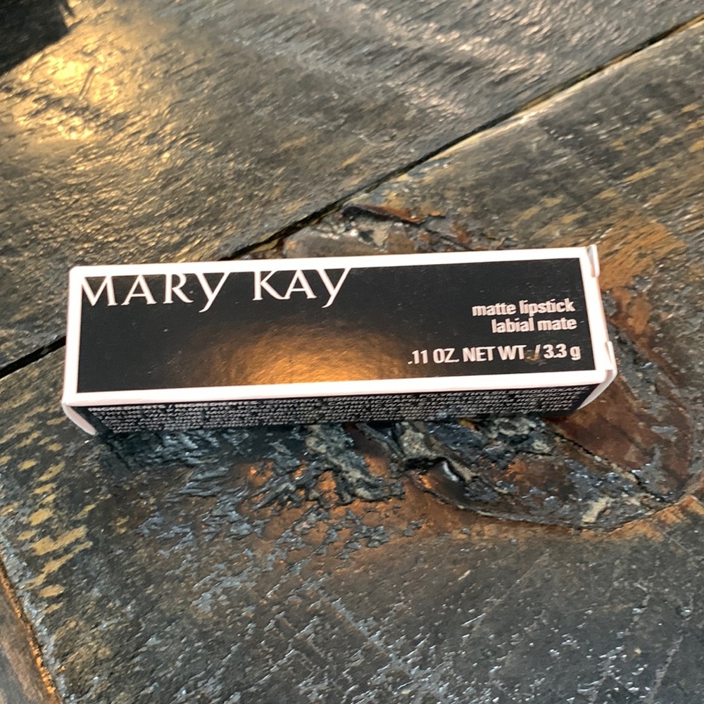 Mary Kay Matte Lipstick paparazzi pink